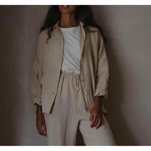 The simple folk linen shirt